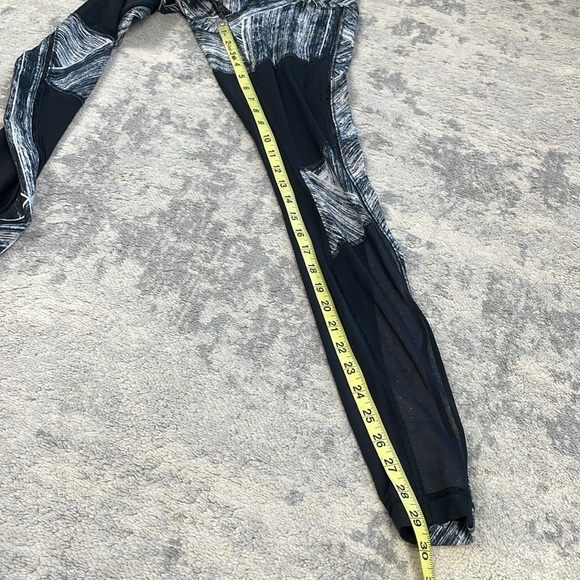 Lululemon Hot To Street Pant Heat Wave White Black Black Sheer Mesh Sz 2 - Picture 11 of 16